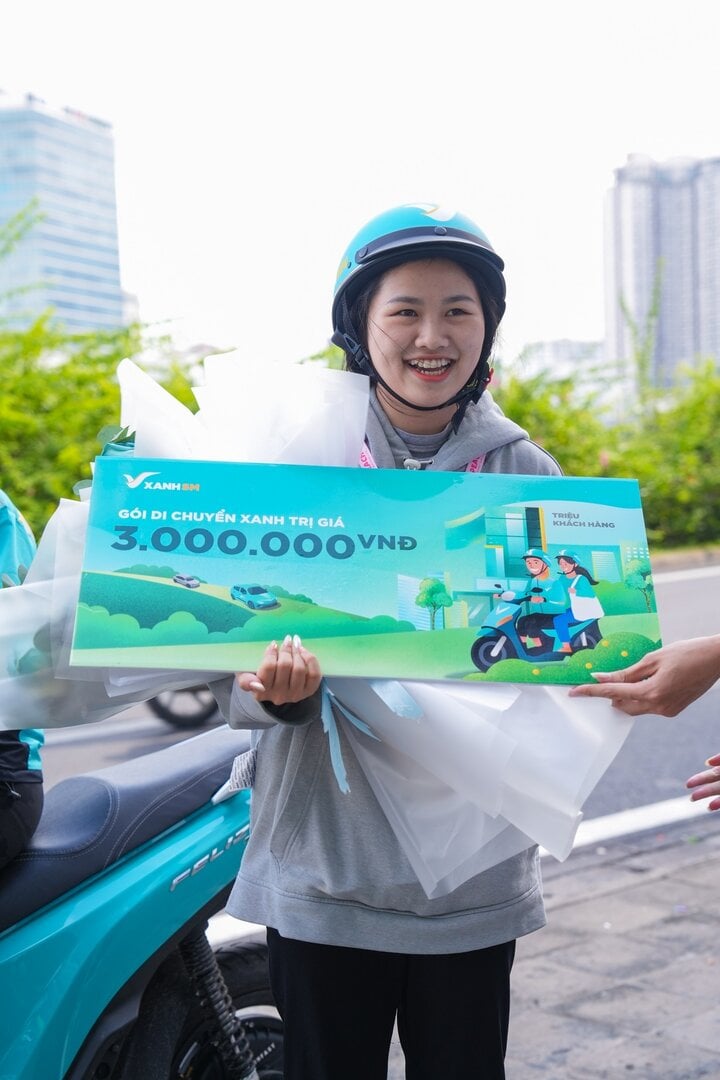 Chị Cáp Thị Thanh Ngân là khách hàng thứ 1.000.000 của Xanh SM Bike.