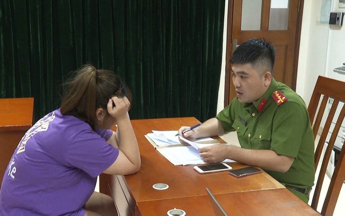 Chị N.P.T. khai vì muốn thử lòng chồng nên giả vờ bị bắt cóc. (Ảnh: CACC)