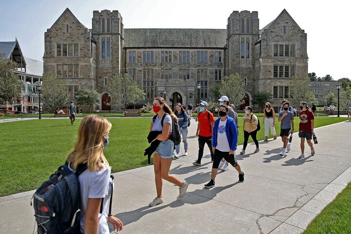 Sinh viên tại Đại học Boston, Mỹ. (Ảnh: Matt Stone)
