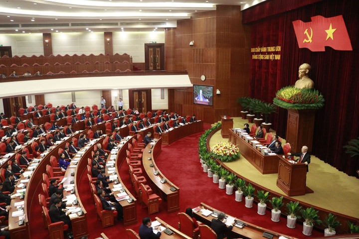 Việc tổng kết 10 năm thực hiện Nghị quyết Trung ương 5 khóa XI về một số vấn đề chính sách xã hội giai đoạn 2012-2020; tổng kết 20 năm thực hiện Nghị quyết Trung ương 7 khóa IX về phát huy sức mạnh đại đoàn kết toàn dân tộc vì dân giàu, nước mạnh, xã hội công bằng, dân chủ, văn minh; tổng kết 15 năm thực hiện Nghị quyết Trung ương 7 khóa X về xây dựng đội ngũ trí thức trong thời kỳ đẩy mạnh công nghiệp hóa, hiện đại hóa đất nước; tổng kết 10 năm thực hiện Nghị quyết Trung ương 8 khóa XI về Chiến lược bảo vệ Tổ quốc trong tình hình mới... cũng là những nội dung sẽ được Trung ương bàn thảo.