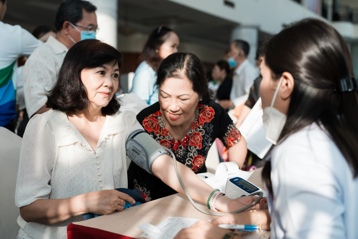 Värna tổ chức tư vấn sức khỏe và dinh dưỡng cho 1.000 người cao tuổi - 2