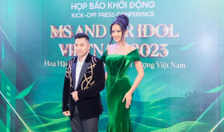 Ông Vũ Ngọc Thành - Trưởng Ban tổ chức và Hoa hậu Hoàn vũ Việt Nam 2022 Ngọc Châu (thành viên BGK)