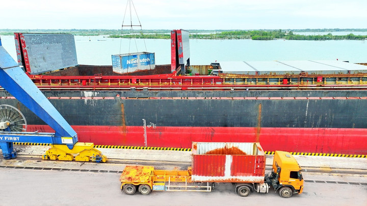 Phương án làm hàng tối ưu, rút ngắn thời gian giải phóng tàu và đảm bảo vệ sinh môi trường.