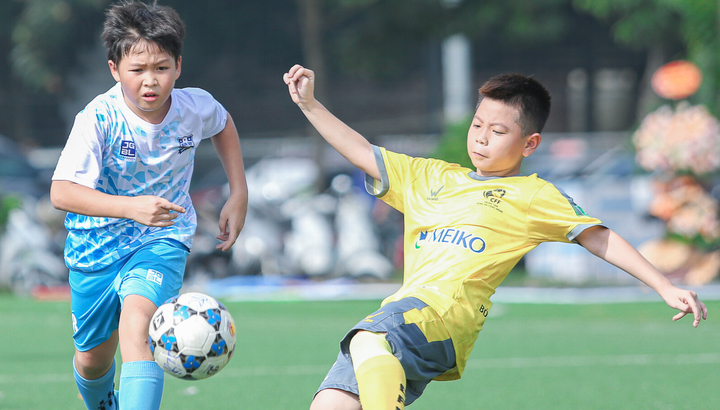 Giải bóng đá cộng đồng HCFL AS1 2023 diễn ra trong 3 tháng cuối năm là sân chơi của hơn 1.000 cầu thủ nhí tại Hà Nội.