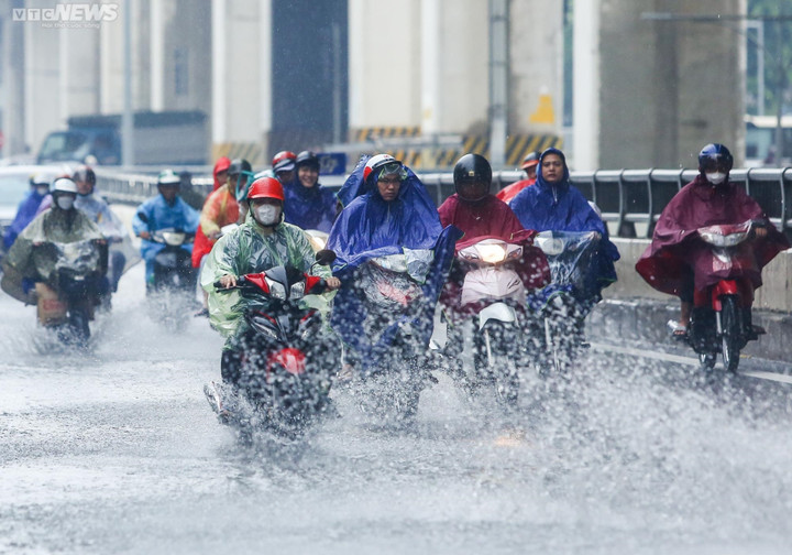 Đêm 3/10 - ngày 4/10, khu vực Trung Trung Bộ mưa rào, dông rải rác, cục bộ mưa vừa, mưa to. (Ảnh: Ngô Nhung)