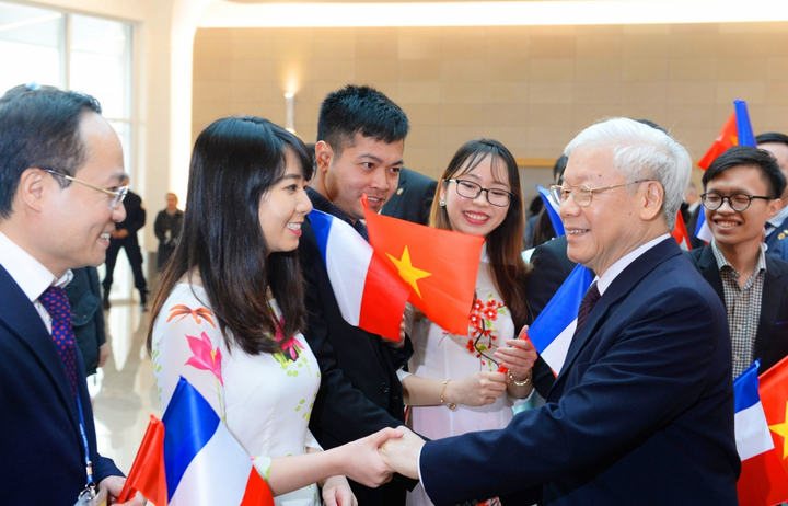 Tổng Bí thư Nguyễn Phú Trọng gặp gỡ trí thức trẻ Việt Nam tại Pháp, tháng 3/2018. (Ảnh: qdnd.vn).