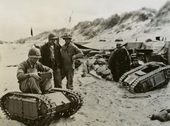 Quân Đồng minh tìm mọi cách đoạt vũ khí nào của Đức quốc xã? - 5