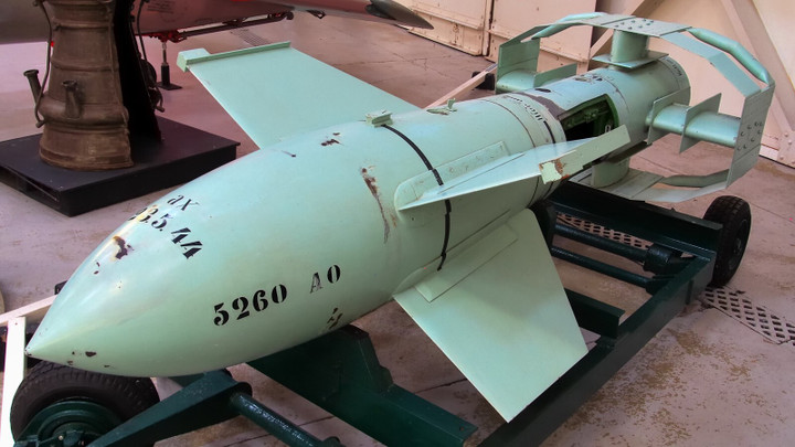 Quân Đồng minh tìm mọi cách đoạt vũ khí nào của Đức quốc xã? - 4