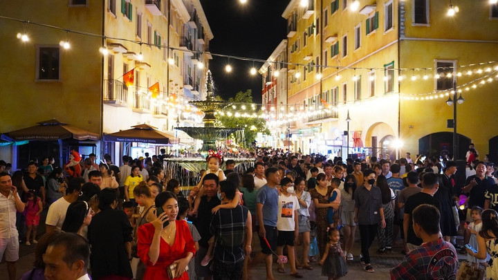 Sun World dành tặng hàng trăm món quà cho những vị khách đặc biệt dịp Trung thu - 5