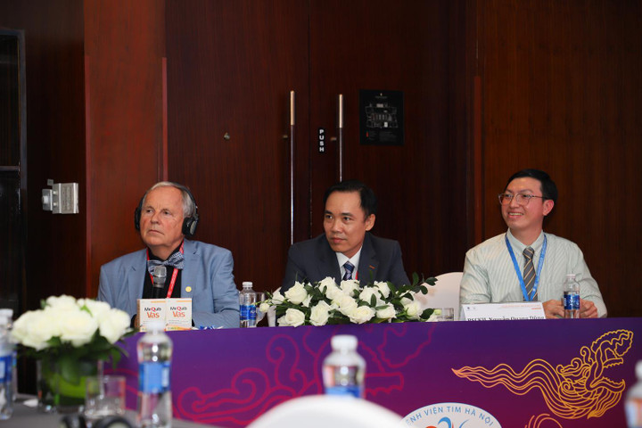 Báo cáo viên và chủ tọa Hội thảo vệ tinh “Vai trò của vitamin K2 trong sức khỏe tim mạch”.