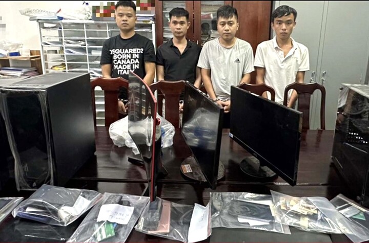 Nhóm đối tượng lừa bán xe giá rẻ qua mạng, chiếm đoạt hơn 10 tỷ đồng. (Ảnh: C.A)
