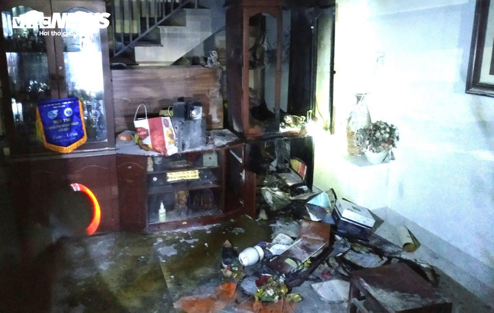 Hiện trường vụ cháy nhà.