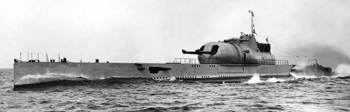 Tàu ngầm Surcouf.