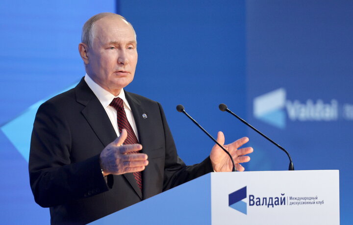 Tổng thống Nga Putin phát biểu trong phiên họp toàn thể của Câu lạc bộ Thảo luận quốc tế Valdai. (Ảnh: TASS)