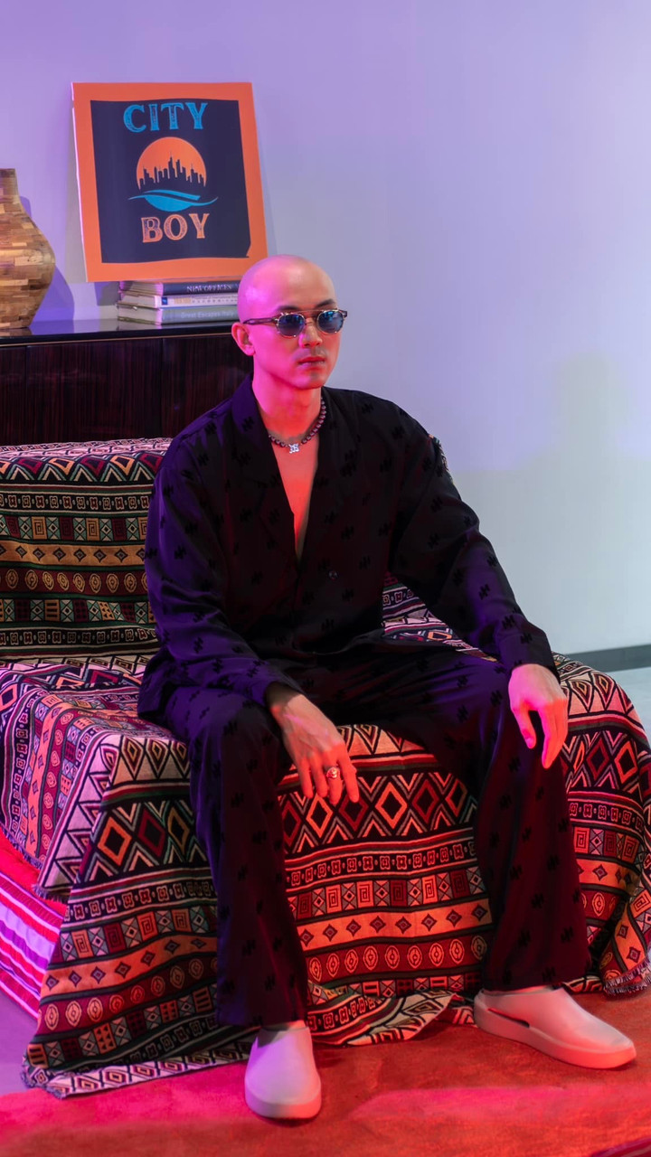 Tạo hình của Anh Vũ trong vai Cường "trọc" phim "Biệt dược đen".