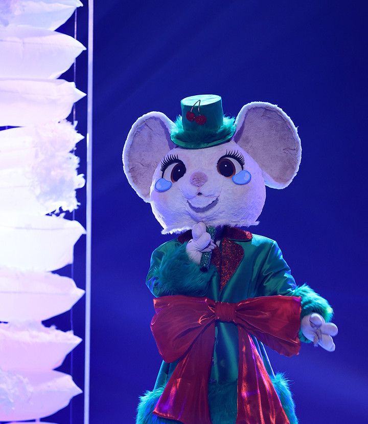 Chuột Cherry trở lại với một ca khúc mới do Đạt G sáng tác - Rửa mặt đi em. Giọng hát ngọt ngào của nhân vật này cũng khiến cho dàn cố vấn xúc động.