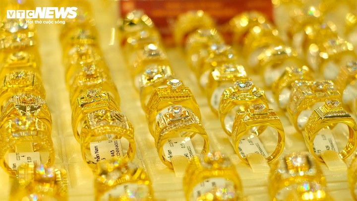Giá vàng thế giới và trong nước hôm nay đồng loạt tăng.