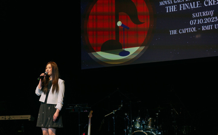 Chủ tịch Movsa – My Lê (Monash Uni) gửi lời cảm ơn đến ban giám khảo, các nhà tài trợ và khán giả có mặt trong đêm chung kết Gala tối qua.