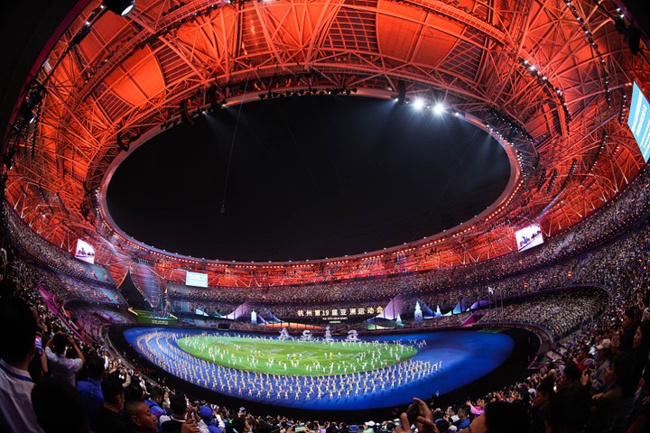 Đạo diễn Sha Xiaolin muốn mang tới lễ hội ánh sáng rực rỡ bằng công nghệ 3D.