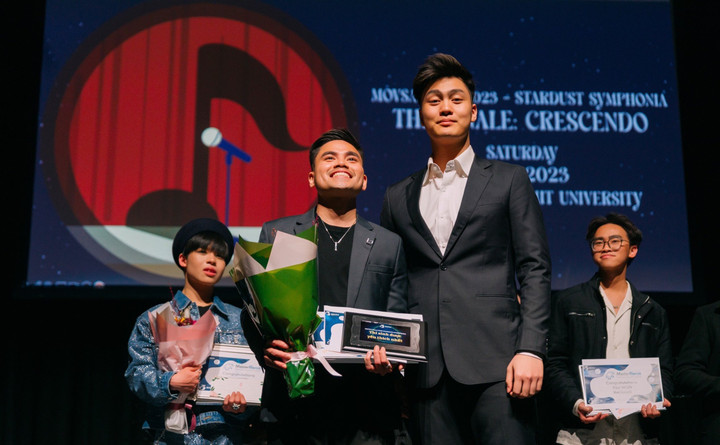 Ron Nguyễn – đến từ Uni Melb - giành Á Quân 2 và giải Thí sinh được yêu thích nhất tại khán phòng.