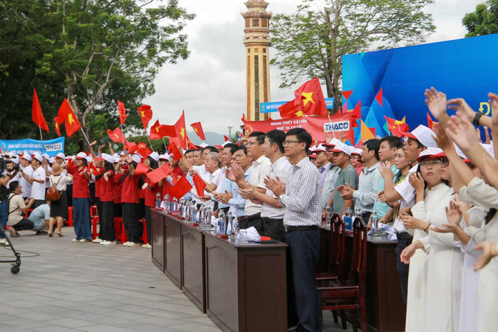 Trực tiếp Chung kết Đường lên đỉnh Olympia 2023: Xuân Mạnh bứt phá dẫn đầu - 5