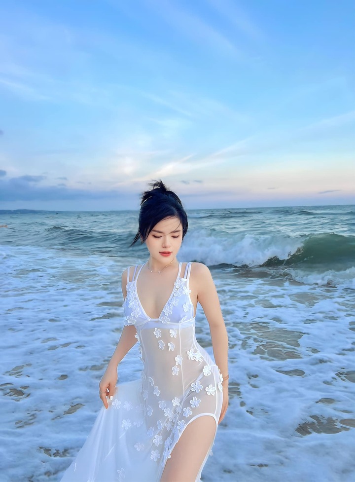 Không chỉ là MC truyền hình, Hà Đan còn được nhiều người yêu mến thông qua vai diễn Nga "tiểu thư" của phim "Cuộc đời vẫn đẹp sao".