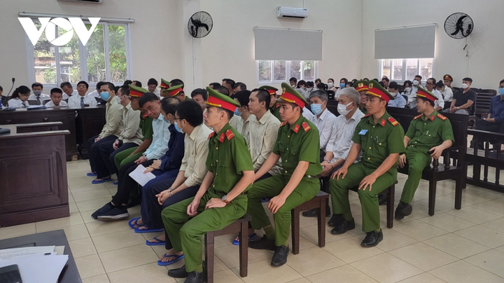 17 bị cáo có mặt tại phiên tòa xét xử. (Ảnh: TL)