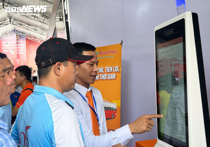 "Đặc biệt, dữ liệu có thể được sử dụng để dự đoán và dự báo các xu hướng và sự kiện trong tương lai", ông Chính nói và cho rằng dữ liệu và khách hàng đã trở thành hai loại tài sản có giá trị nhất của doanh nghiệp trong kỷ nguyên số.