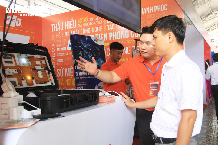 Dịch vụ vận tải thanh toán không tiếp xúc; Các Giải pháp, thiết bị công nghệ số, các ứng dụng AI và các hoạt động giao lưu về chuyển đổi số...