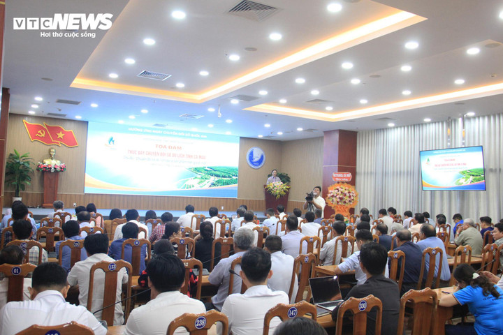 Toàn cảnh toạ đàm. (Ảnh: Hoàng Thọ)