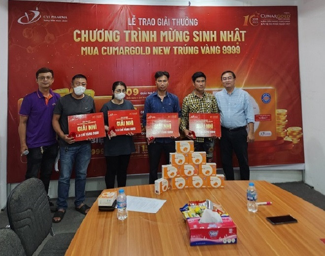 4 trong 6 khách hàng tại khu vực phía Nam trúng giải nhì.