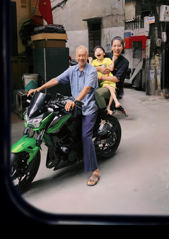 Hết cảnh quay Minh Cúc vội về Hà Nội chăm con, đỡ đần gia đình.