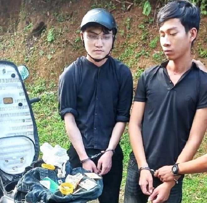 Chân dung 2 kẻ nổ  s ú n g khiến 2 lao công trọng thương. (Ảnh: C.A)
