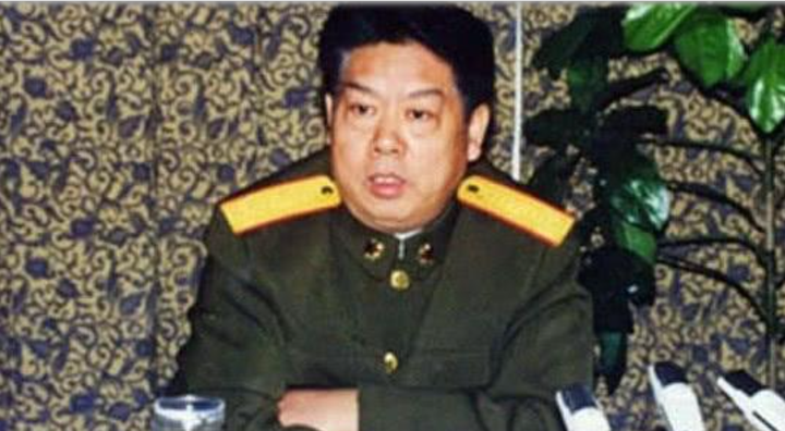 Ông Vương Thủ Nghiệp, cựu Phó đô đốc Hải quân Trung Quốc. (Ảnh: Sina)