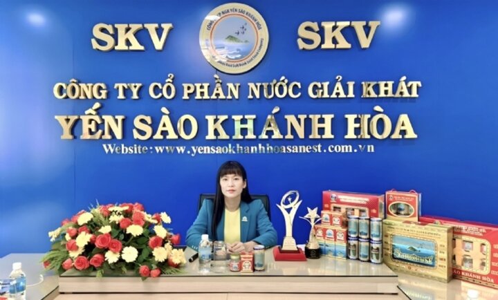 Bà Trịnh Thị Hồng Vân - Chủ tịch HĐQT Công ty CP Nước giải khát Yến sào Khánh Hòa.