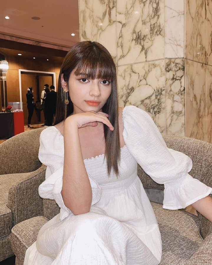 Nữ ca sĩ Malaysia gây sốt vì giống Lisa (BlackPink) - 10