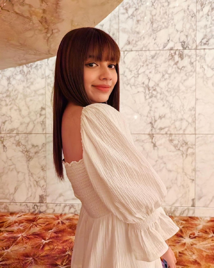 Nữ ca sĩ Malaysia gây sốt vì giống Lisa (BlackPink) - 11