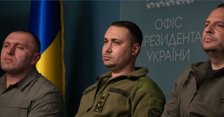 Ông Kirill Budanov (giữa), Tổng cục trưởng Tổng cục Tình báo của Bộ Quốc phòng Ukraine. (Ảnh: Getty Images)