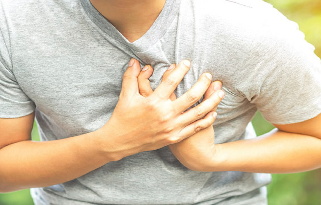 Cười quá nhiều có thể gây nguy hiểm cho người có bệnh nền liên quan tim. Ảnh: Punch