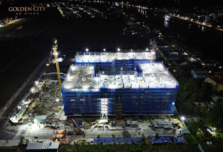 Tòa T4 NOXH Golden City An Giang cất nóc, bước vào giai đoạn hoàn thiện.