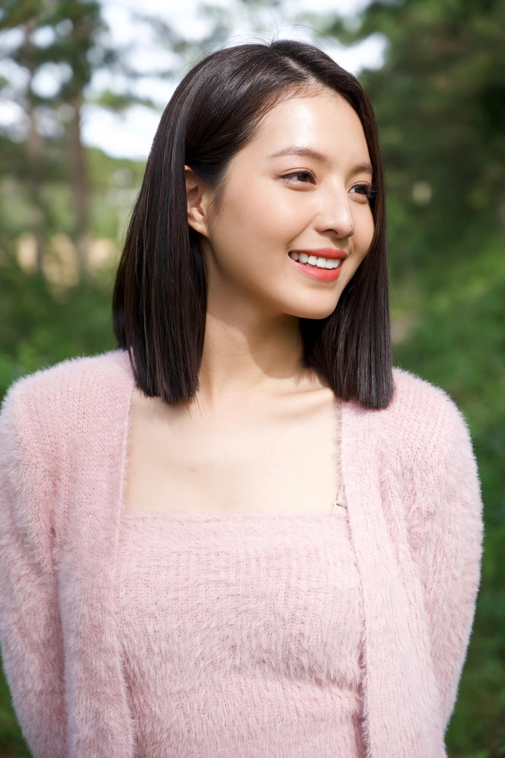 Cô từng góp mặt vào một số bộ phim như: "Nhà trọ Balanha", "Tình yêu và tham vọng", "Hương vị tình thân"... và phim điện ảnh "Cậu Vàng".