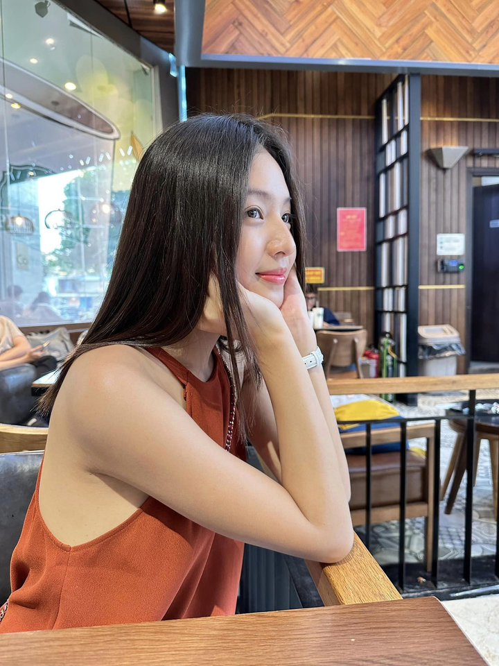 Nhiều khán giả bình luận, Bích Ngọc có một vẻ đẹp trong trẻo, dễ chịu. Cô thích hợp với những vai diễn ngây thơ, trong sáng.