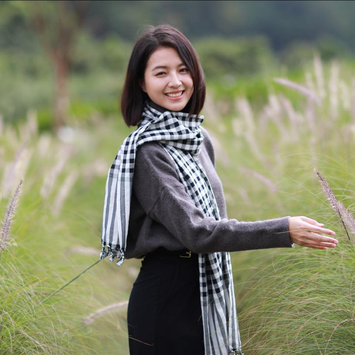 Nhân vật Út Trong từng được nghệ sĩ Thúy Loan thể hiện rất thành công trên màn ảnh nhỏ trong bản phim truyền hình năm 1997. Vì vậy, nhiều khán giả tò mò ở bản điện ảnh, nhân vật này sẽ được thể hiện ra sao.