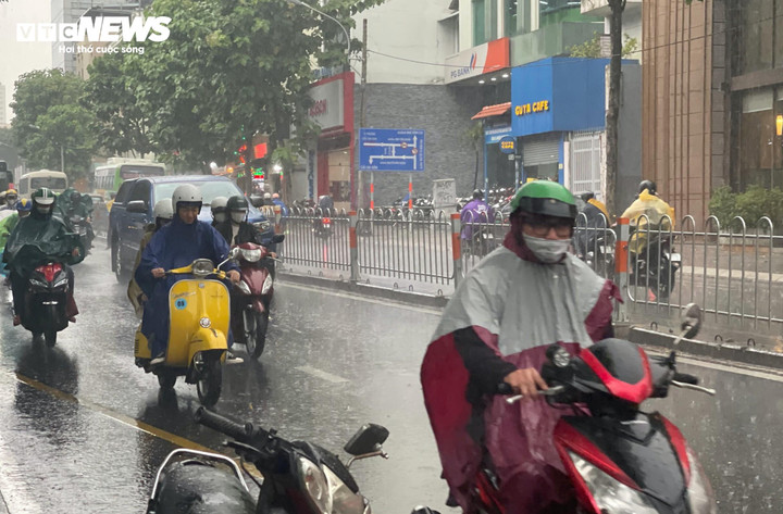 Từ đêm 27 đến ngày 29/10, Bắc Bộ và Thanh Hoá có mưa vài nơi.