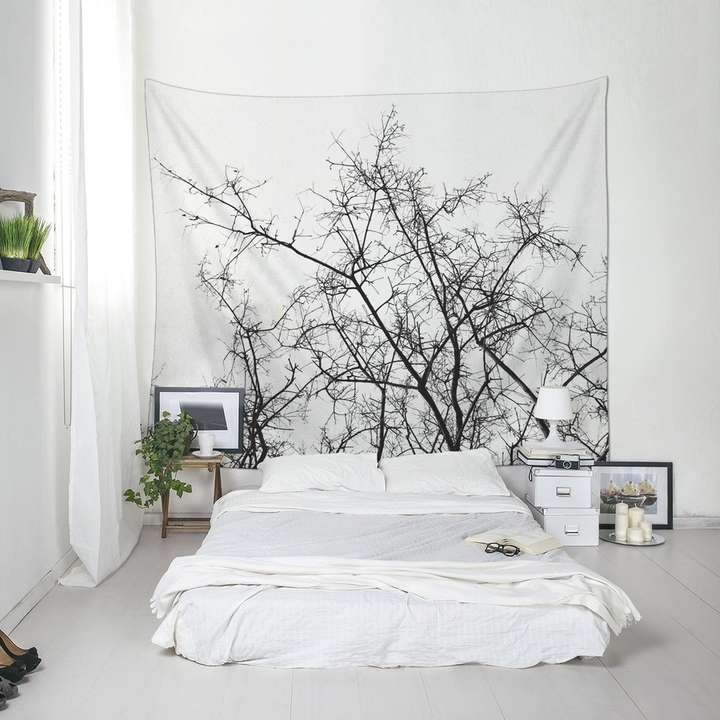 Thiết kế phòng ngủ nhỏ không giường thuận tiện cho nhiều chức năng khác, bạn có thể dẹp gọn nệm một cách dàng và giải phóng nhiều không gian trống thoáng đãng. Không gian phòng ngủ lấy màu trắng làm màu chủ đạo sẽ thích hợp hơn với các cô nàng.