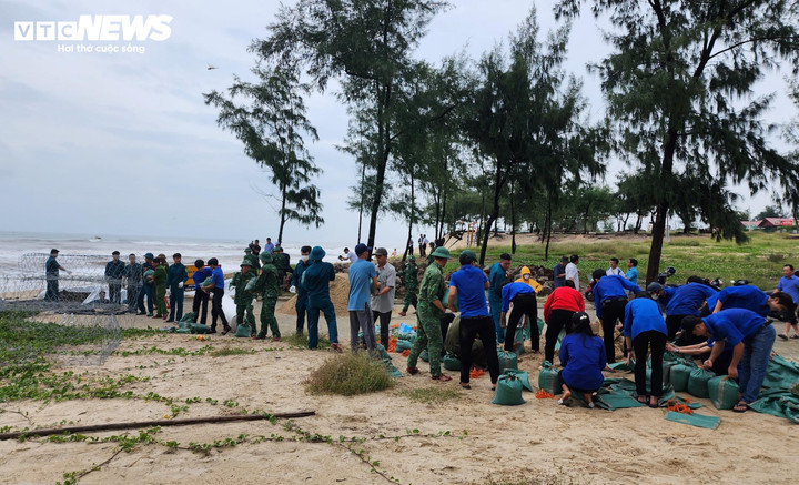 Ven biển xã Phú Diên có 7 điểm sạt lở do đợt mưa lũ vừa qua.