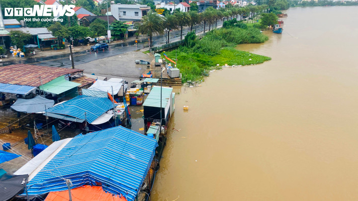 Hiện nay, mực nước trên sông Vu Gia, Thu Bồn và Tam Kỳ đang lên.