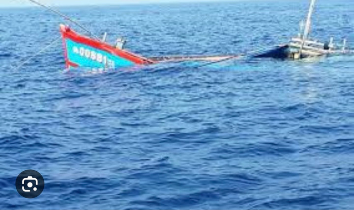 14 ngư dân Quảng Nam mất tích khi tàu cá bị lốc xoáy đánh chìm ở Trường Sa. (Ảnh minh họa)