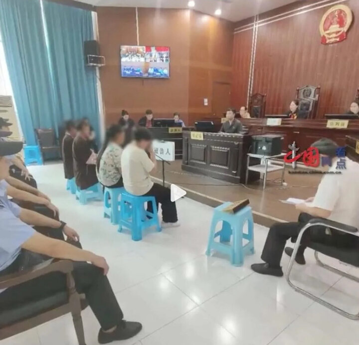 Tòa xử Hứa 8 mon tù giam cầm vì thế tội hạ nhục người không giống.