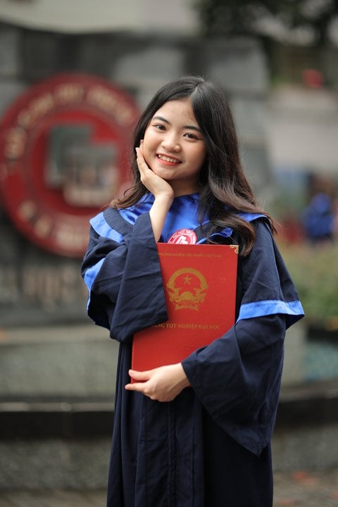 Chân dung nữ thủ khoa trường đại học Ngoại thương Trần Thị Thu Hiền. (Ảnh: NVCC)